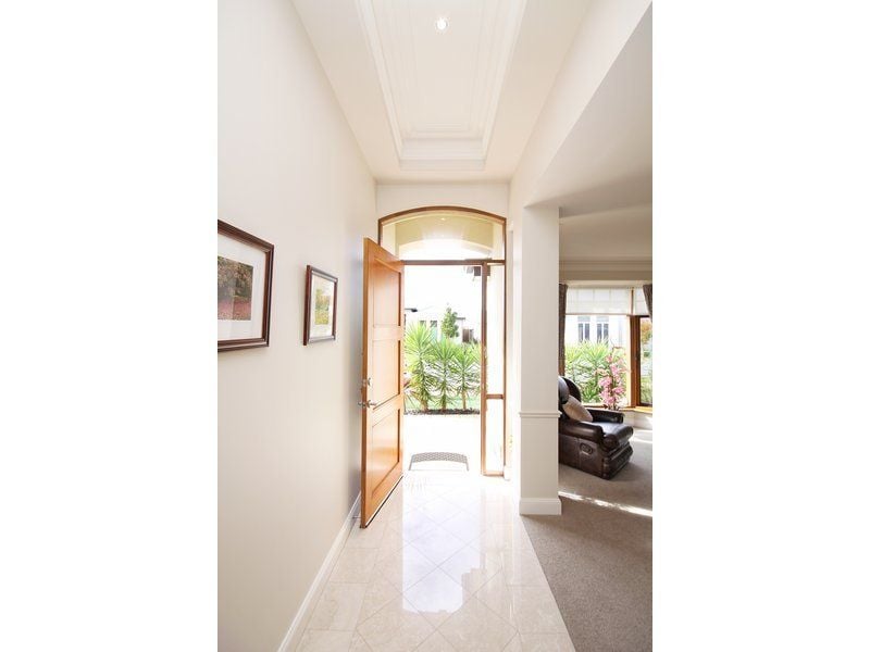 9 Medallion Drive Grange 5022