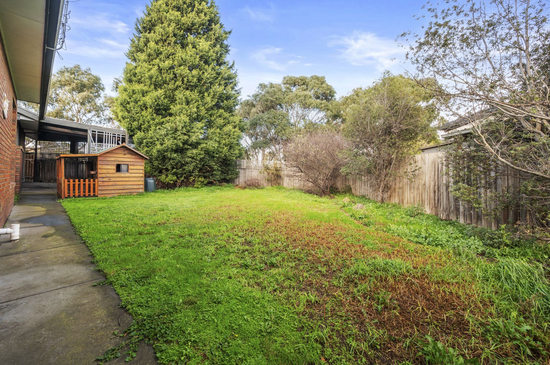 PERFECT FIRST HOME OR INVESTMENT - GREAT  LOCATION