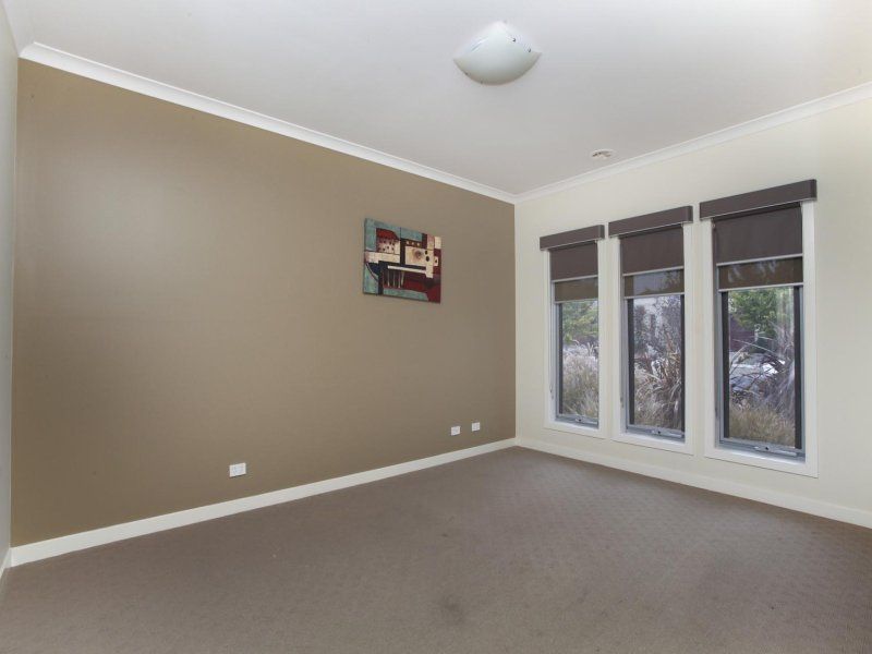 7 Lambertia Loop, Caroline Springs - Thumbnail 6