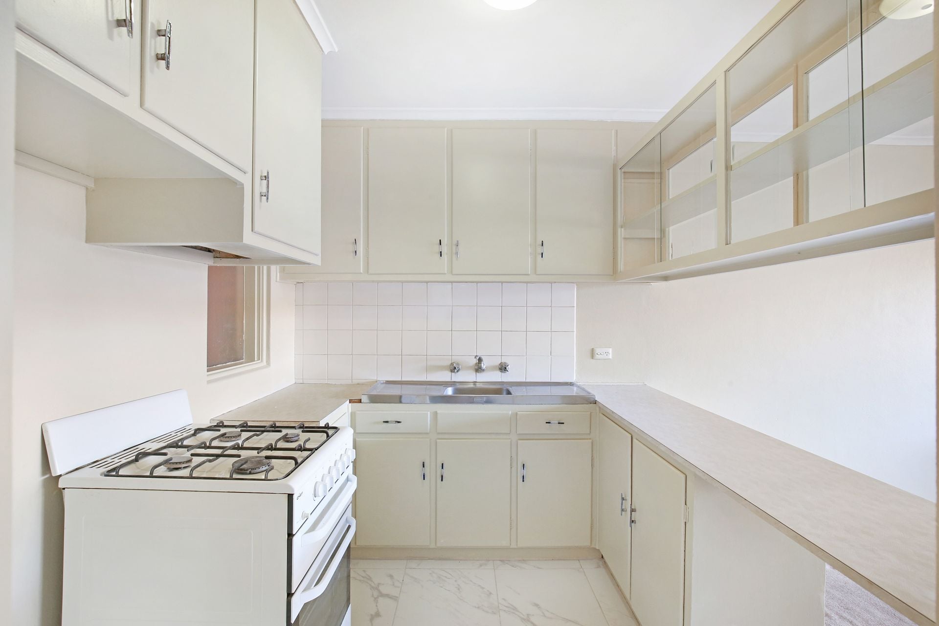 2 Bedroom Apartment In Sought After Suburb