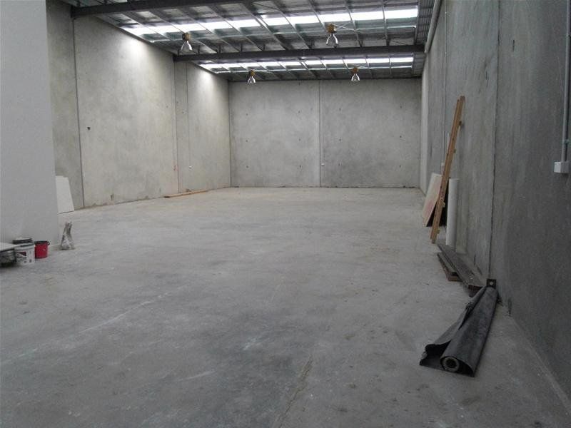 MODERN WAREHOUSE WITH EXCELLENT AMENITIES