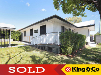 HIGH GRADE - FREESTANDER 