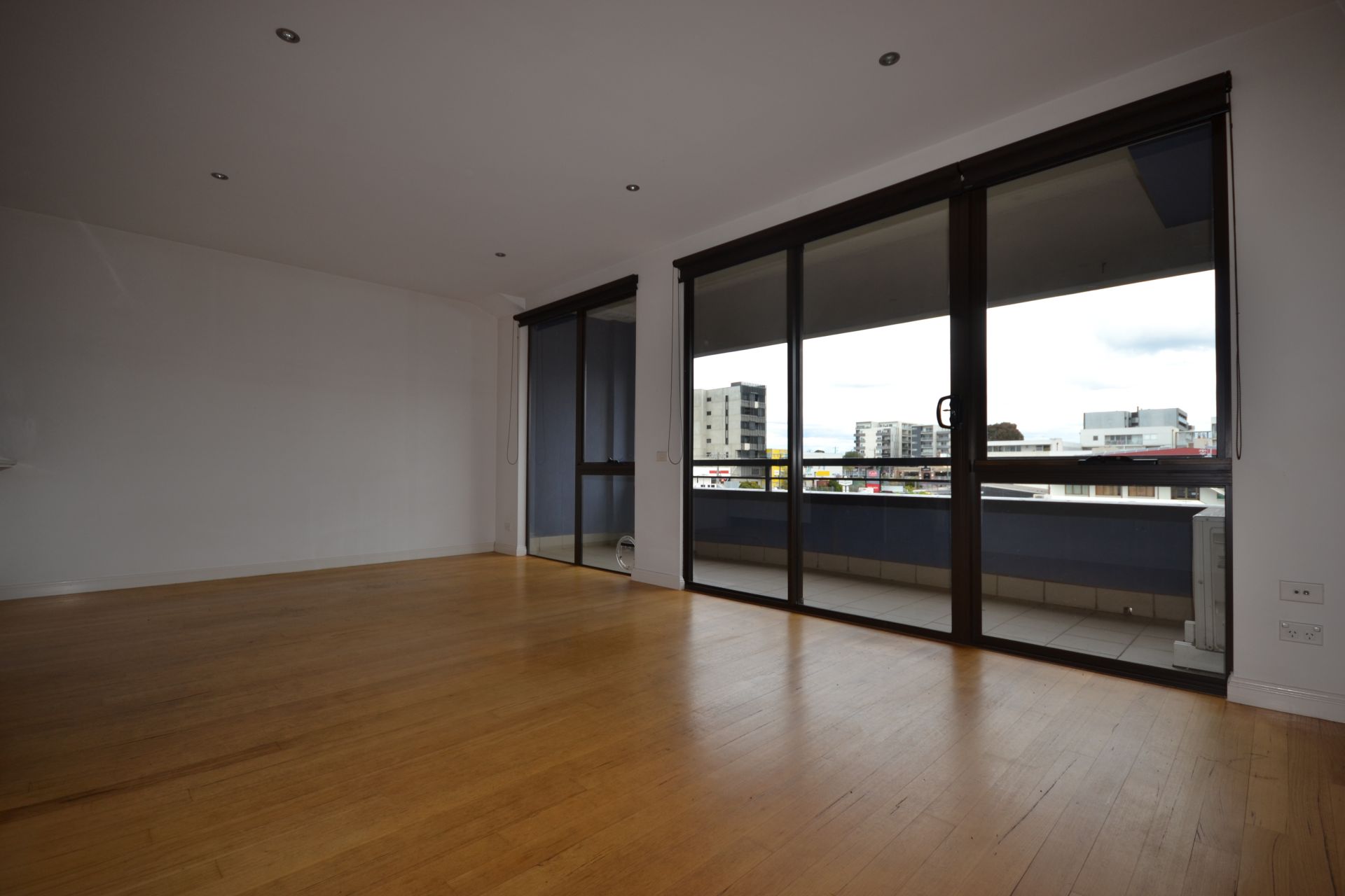 EXCLUSIVE APARTMENT LIVING