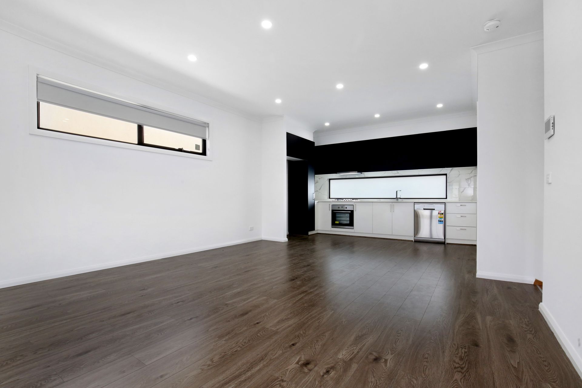 Beautiful Townhouse In Prime Location!