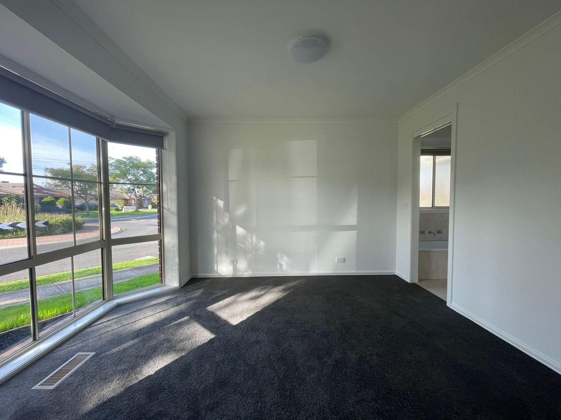 Affordable, Low Maintenance & Double Garage...