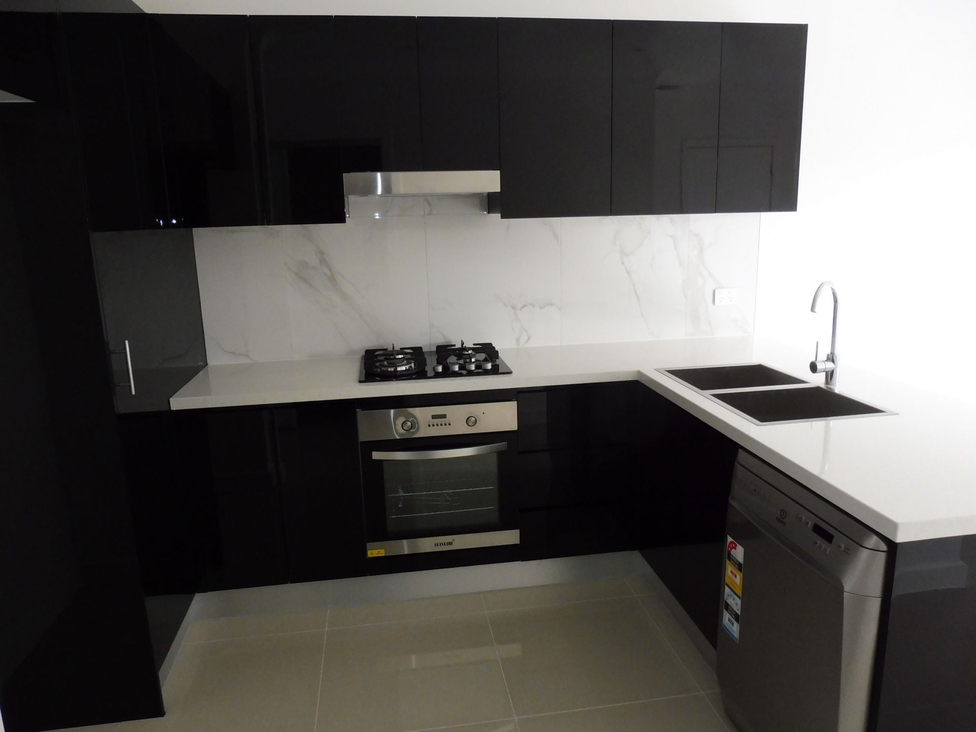 Brand New 6 Star Contemporary Living Townhouse