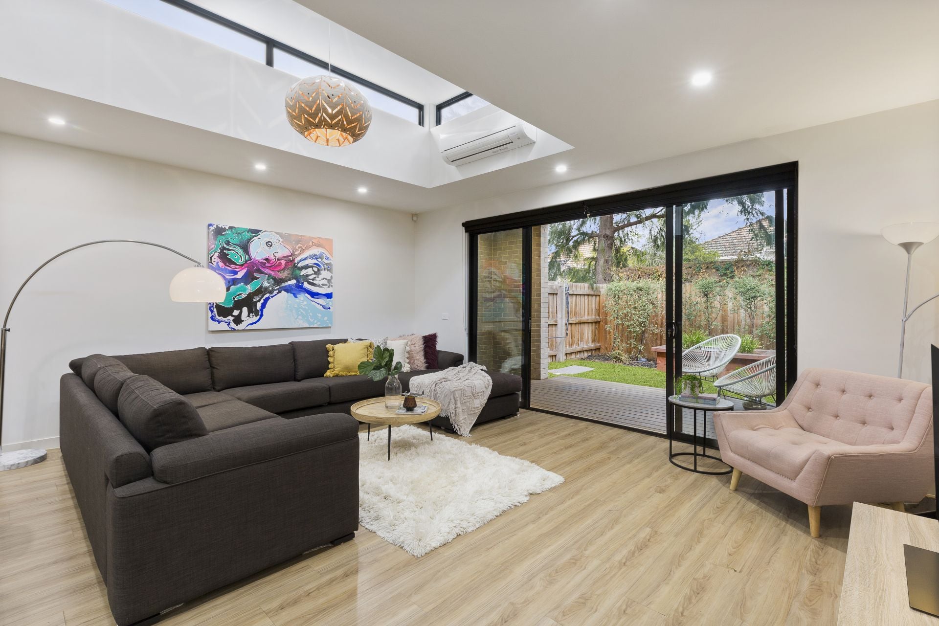 Beautifully Finished Townhouse Ideal For Family Life