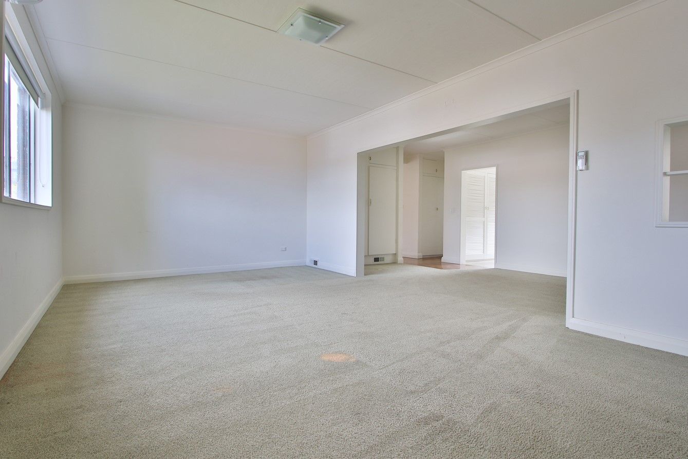 **Super Spacious Apartment**