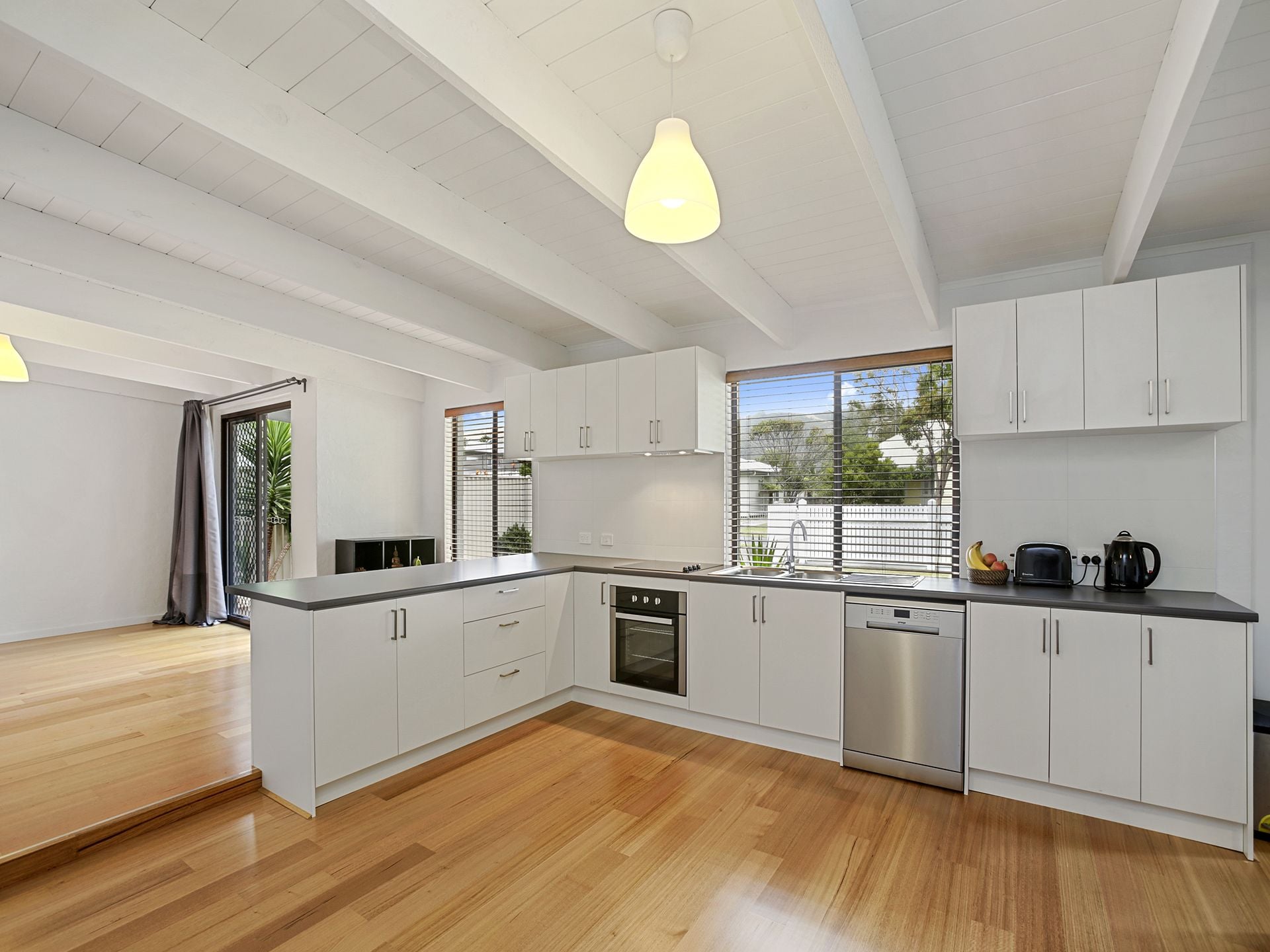 1a McLennan Street, Apollo Bay - Thumbnail 4