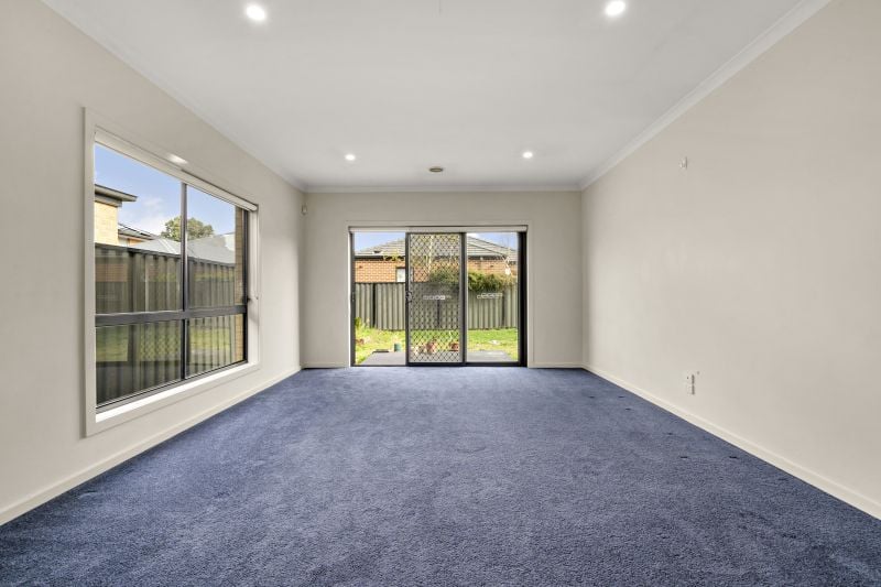 12 Canal Way, Craigieburn