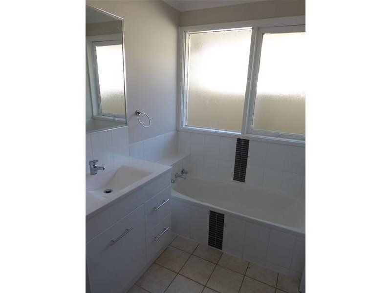 15 Moira Avenue, Reservoir