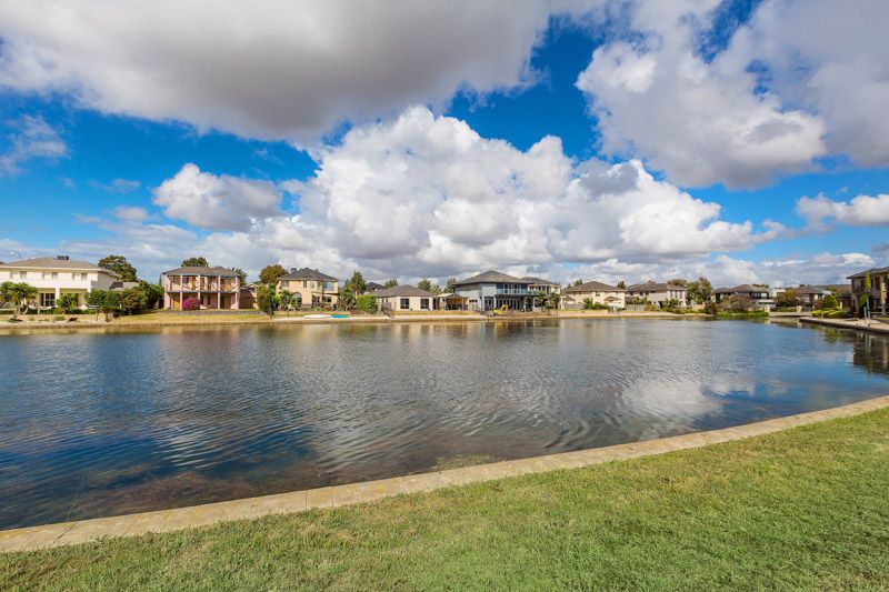 12 Heron Way, Sanctuary Lakes - Thumbnail 2