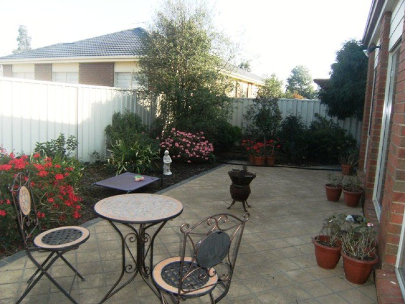 24 Cleland Way, Caroline Springs - Thumbnail 6