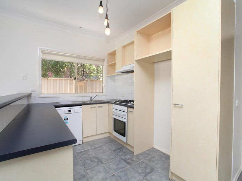 2 Risley Close, Caroline Springs - Thumbnail 3