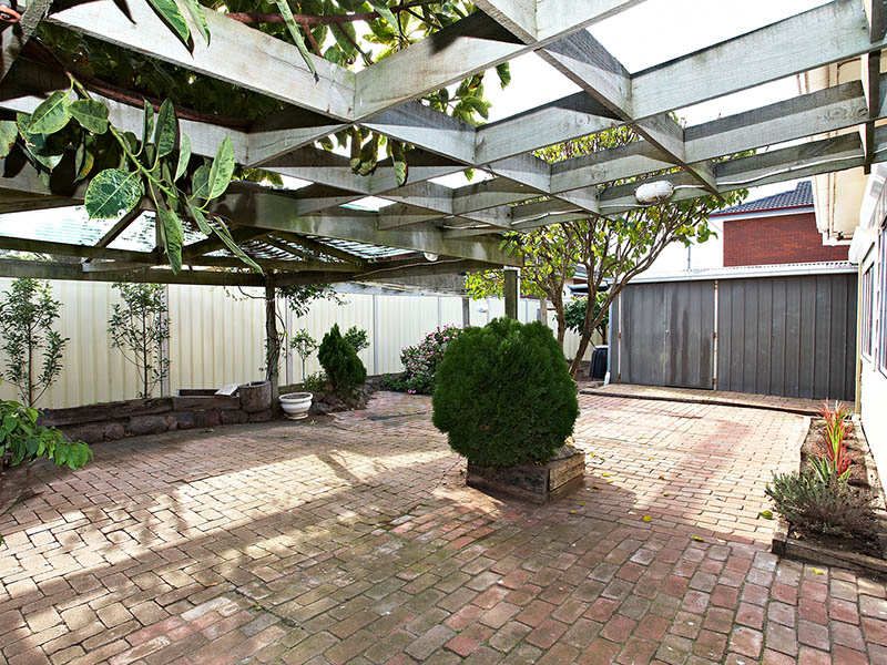 27 Roach Drive, ALTONA MEADOWS, Altona Meadows - Thumbnail 4