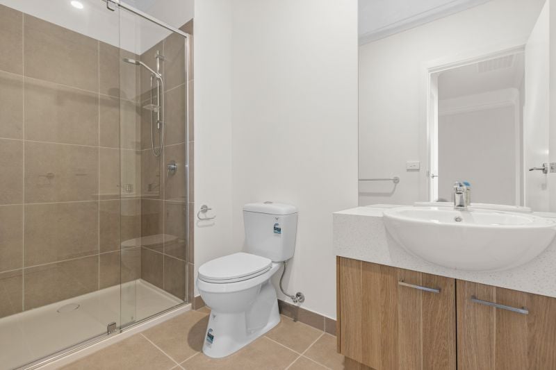 12/2 Westonbury Drive, Truganina