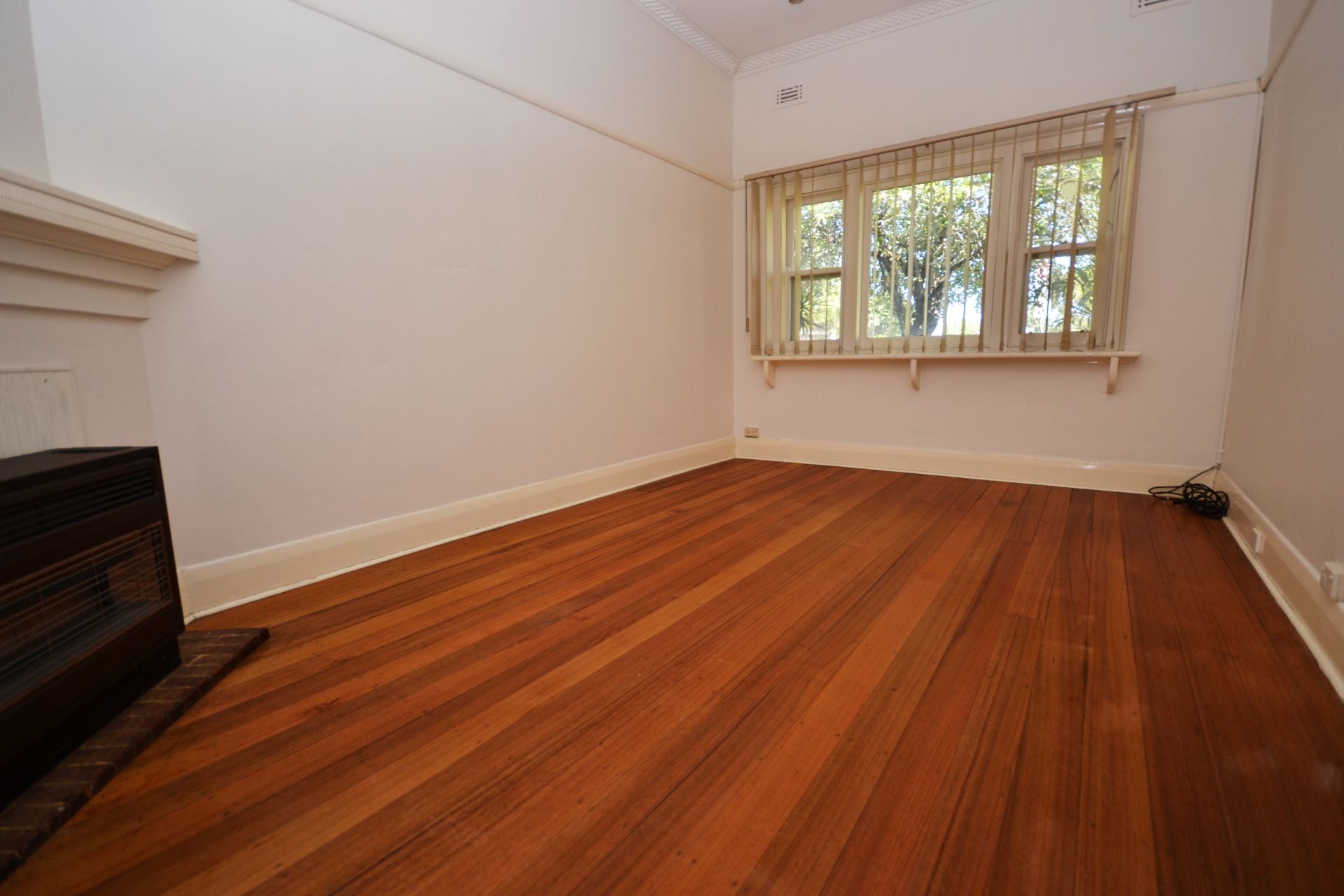 3 MONTH LEASE!