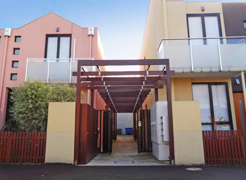 10/2a Simpson Street, Yarraville - Thumbnail 2
