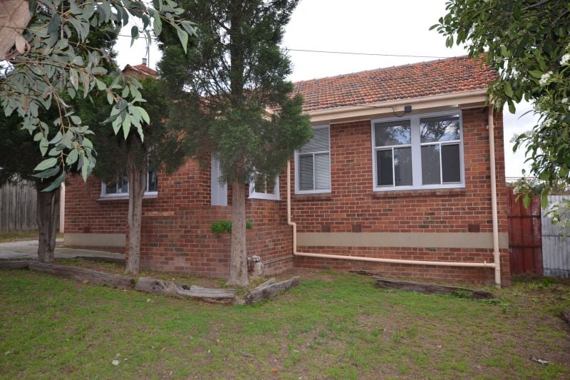 13 Malcolm Street, Preston