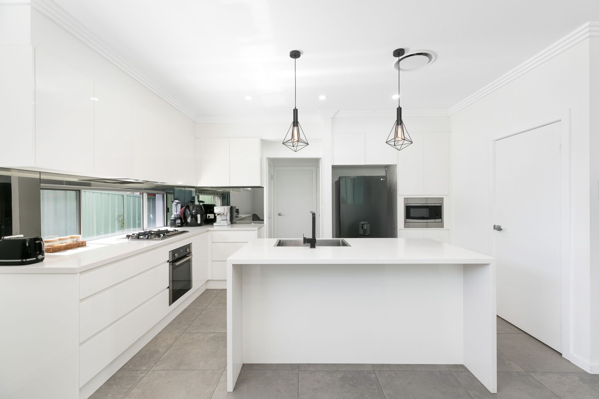 1A Stevens Avenue, Miranda, Miranda - Thumbnail 3