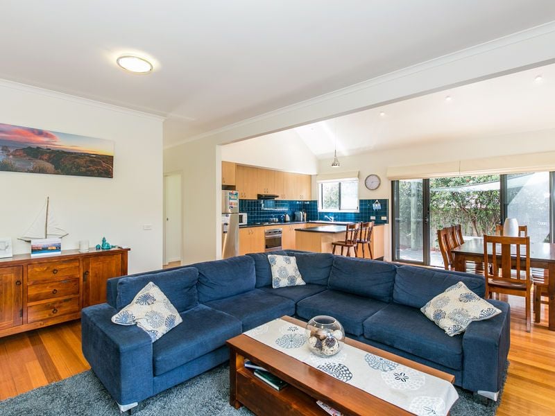 1/4 Coastal Court, Aireys Inlet - Thumbnail 3