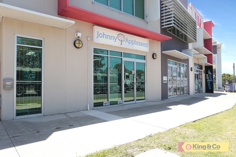 WELL EXPOSED - SHOWROOM / OFFICE