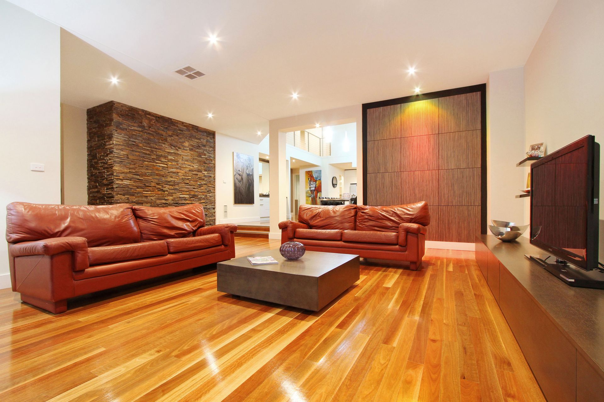 Contemporary Design With Spacious Sophisticated Style