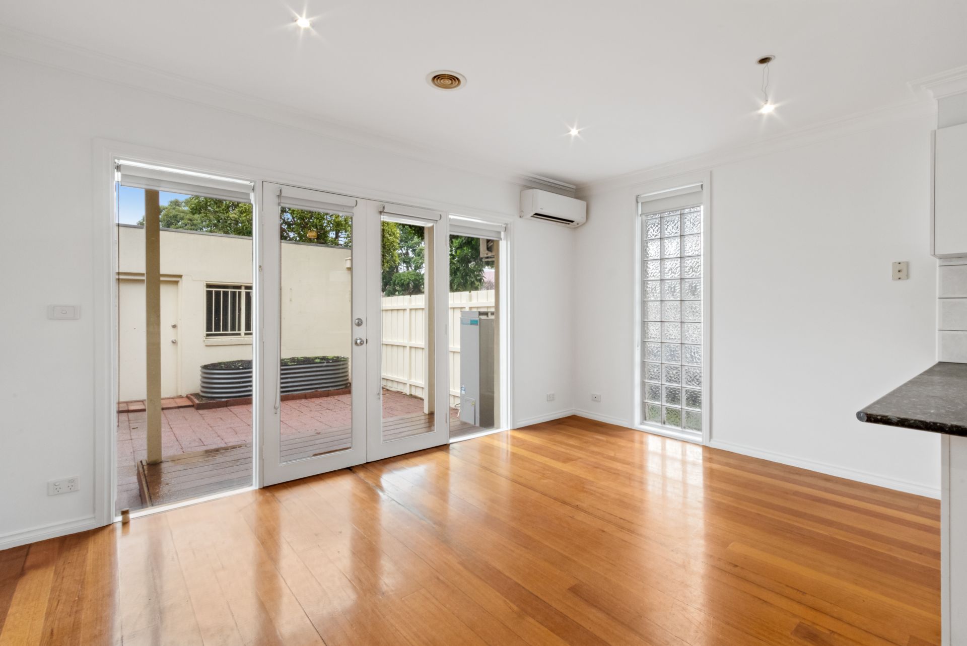 THORNBURY VILLAGE AT YOUR DOORSTEP