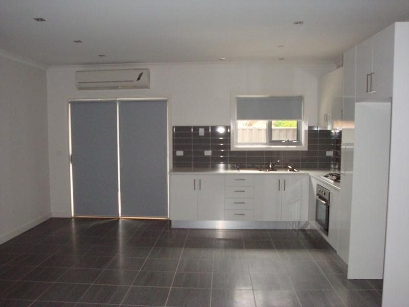 Luxury Living On Leamington!