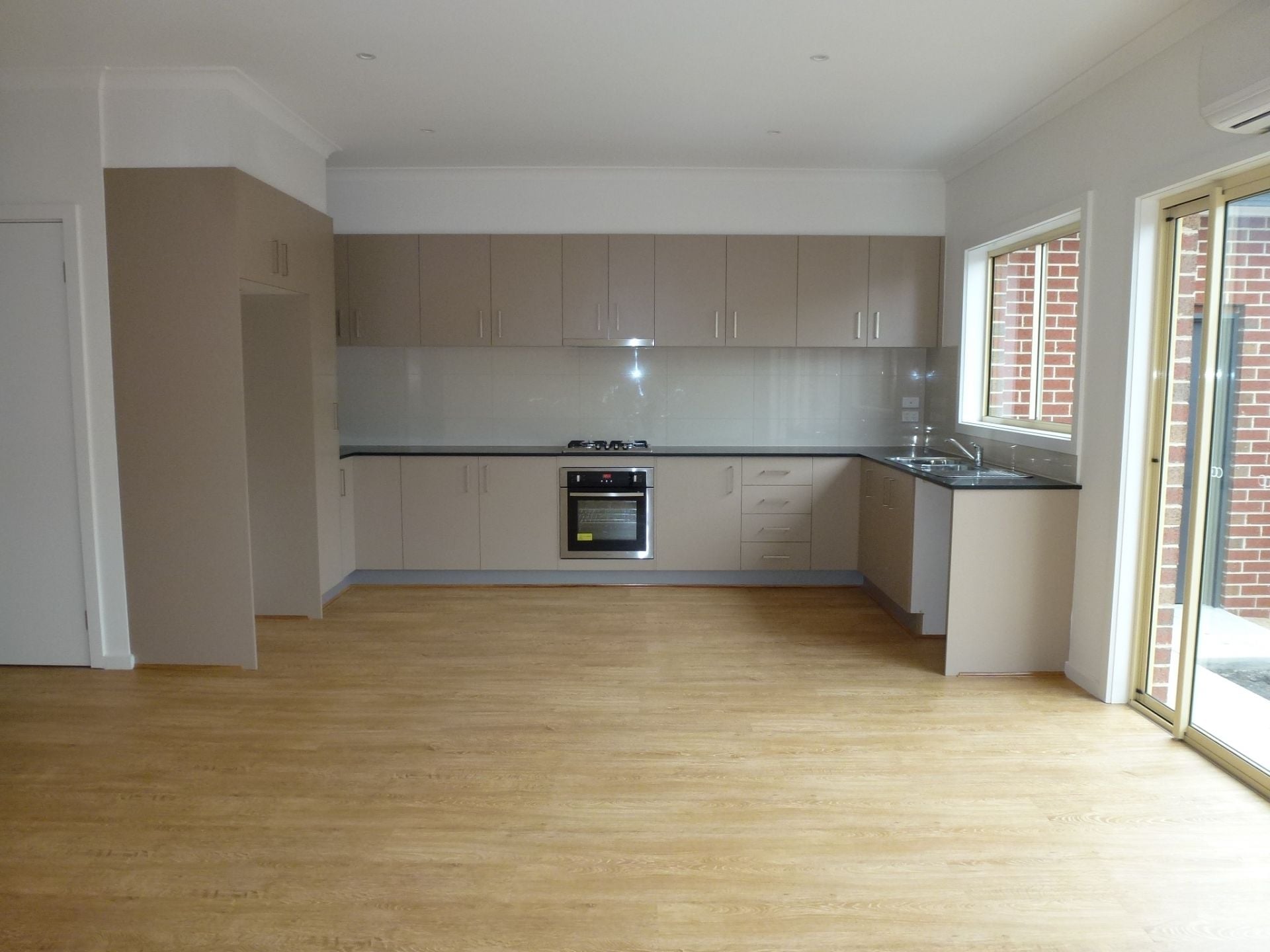 MODERN LIVING