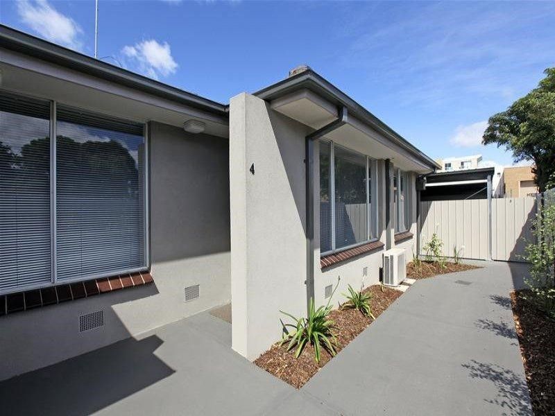 ((PRIVATE APPOINTMENTS / ONE WEEK FREE RENT)) 2 BEDROOM MODERN LOW MAINTENANCE LIVING