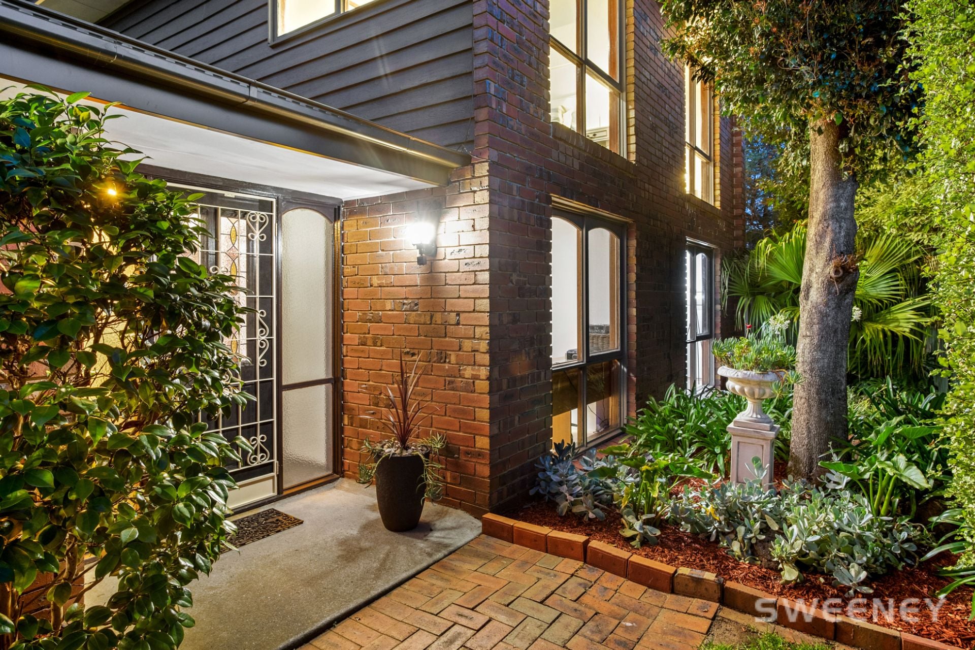 8 Investigator Grove, Altona Meadows - Thumbnail 3