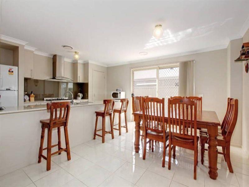 46 Dahlia Drive, Caroline Springs - Thumbnail 4