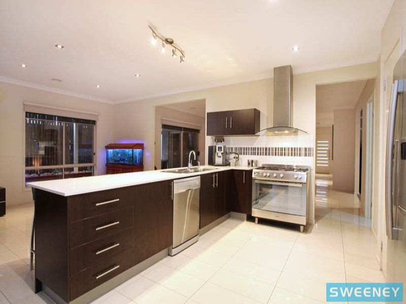 2 Coen Place, Caroline Springs - Thumbnail 8