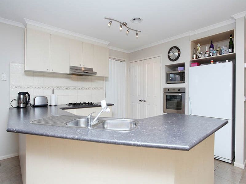 3 Osterley Close, Caroline Springs - Thumbnail 3