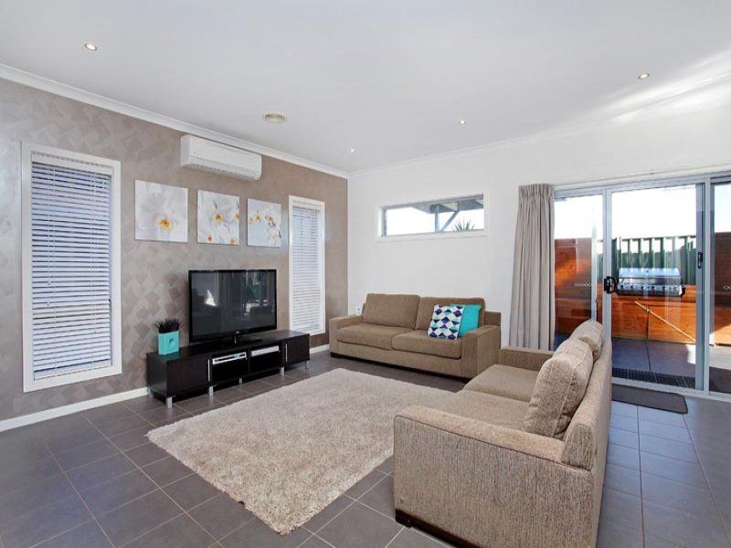 21 Asthima Way, Caroline Springs - Thumbnail 6