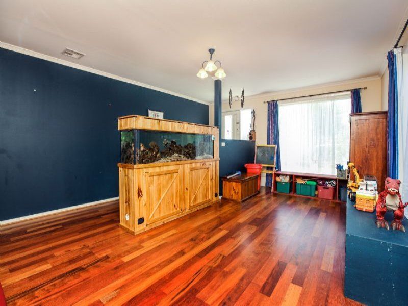 35 Blenheim Way, Caroline Springs - Thumbnail 6