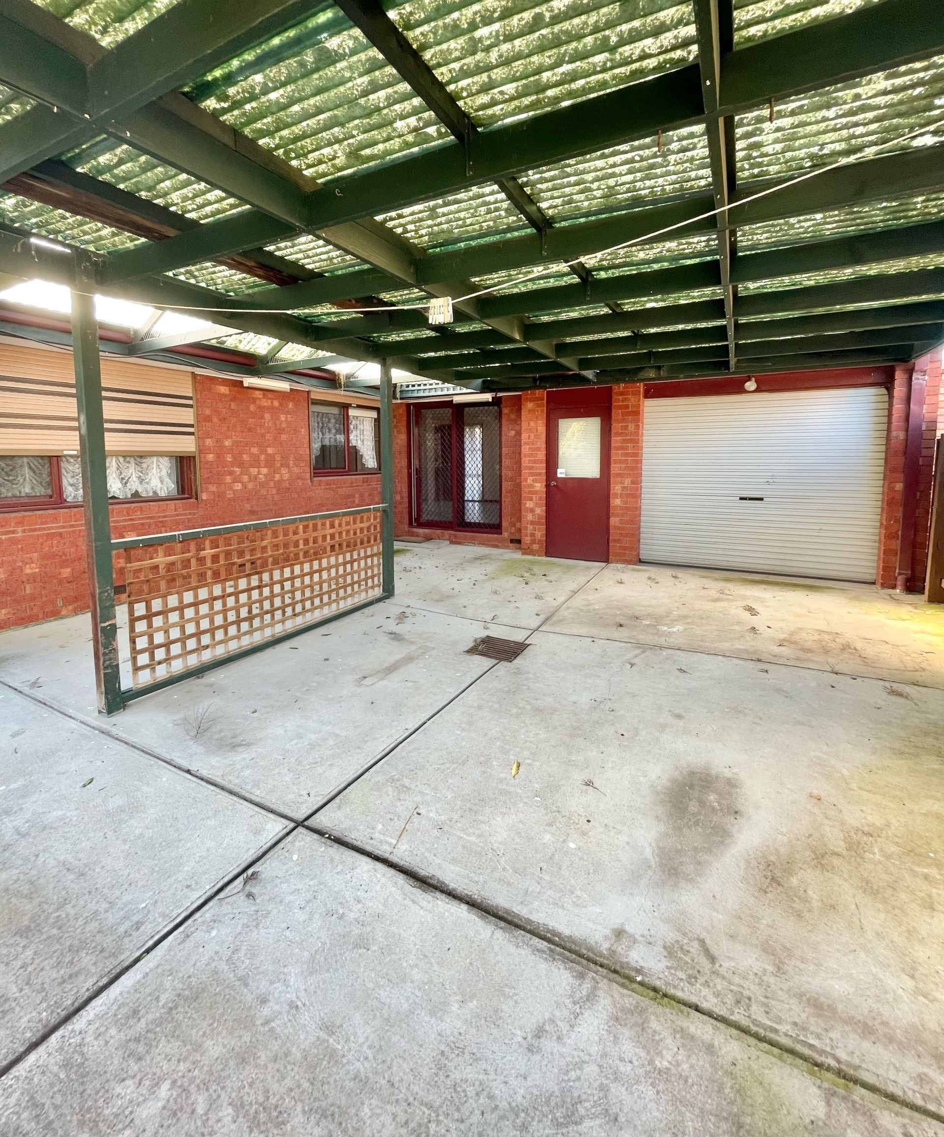Well positioned home in a Great Location!!