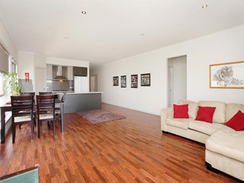 52 Rutherglen Way, Caroline Springs - Thumbnail 5