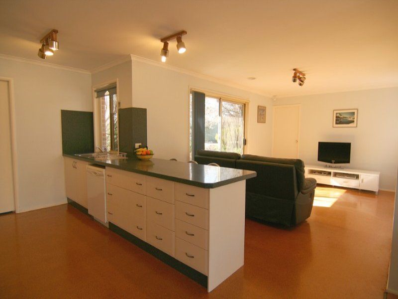 30 Luffman Crescent, Gilmore - Thumbnail 6