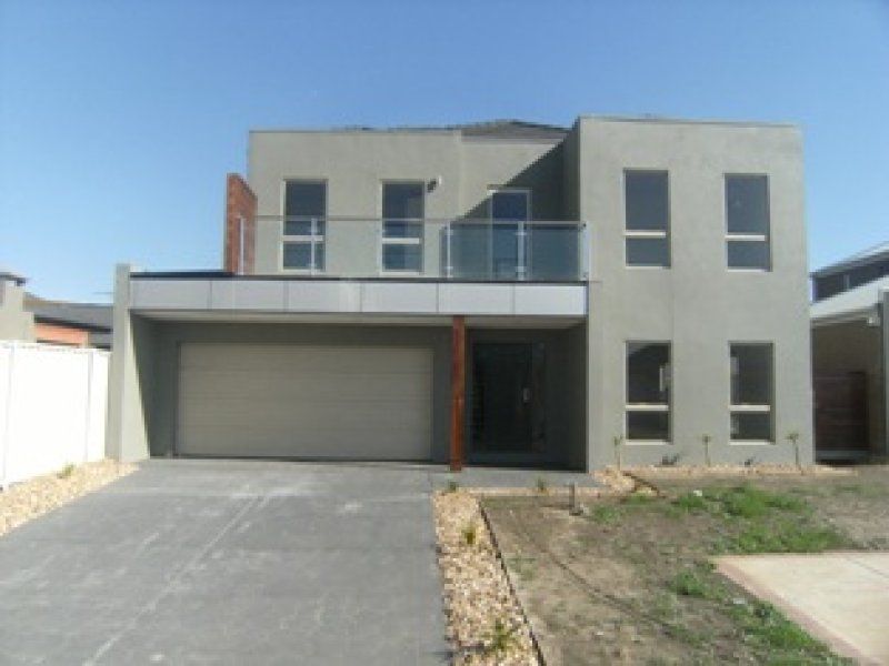 18 Lyme Park Circle, Caroline Springs - Thumbnail 2