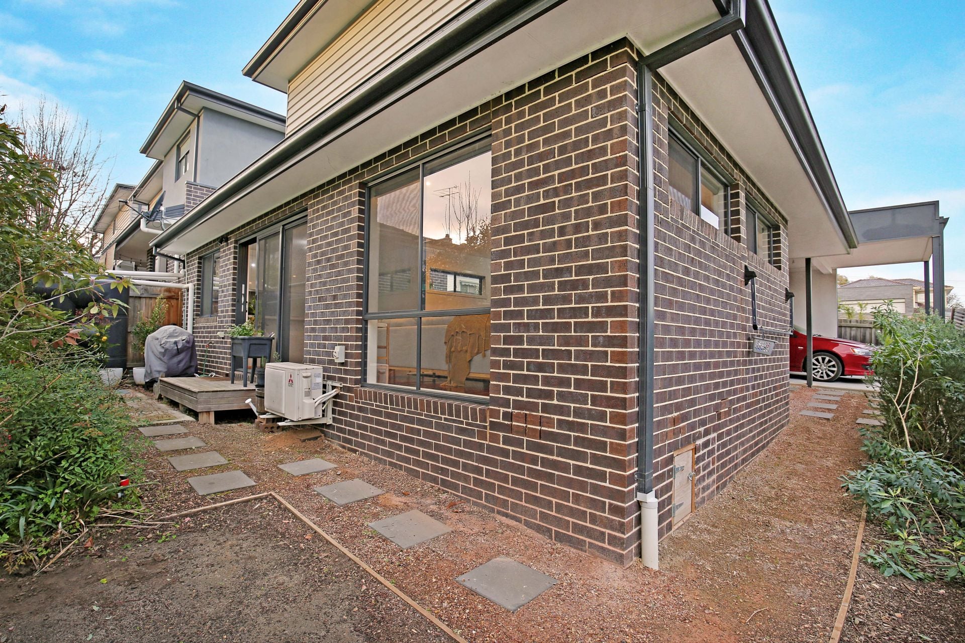 **Modern & Contemporary Living**