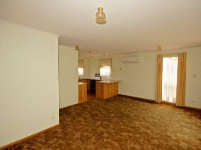 2/53 Macfie Street, DEVONPORT, Devonport - Thumbnail 3