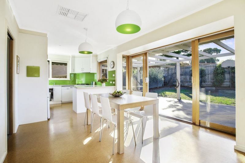 10 Douglas Avenue, Box Hill South - Thumbnail 2