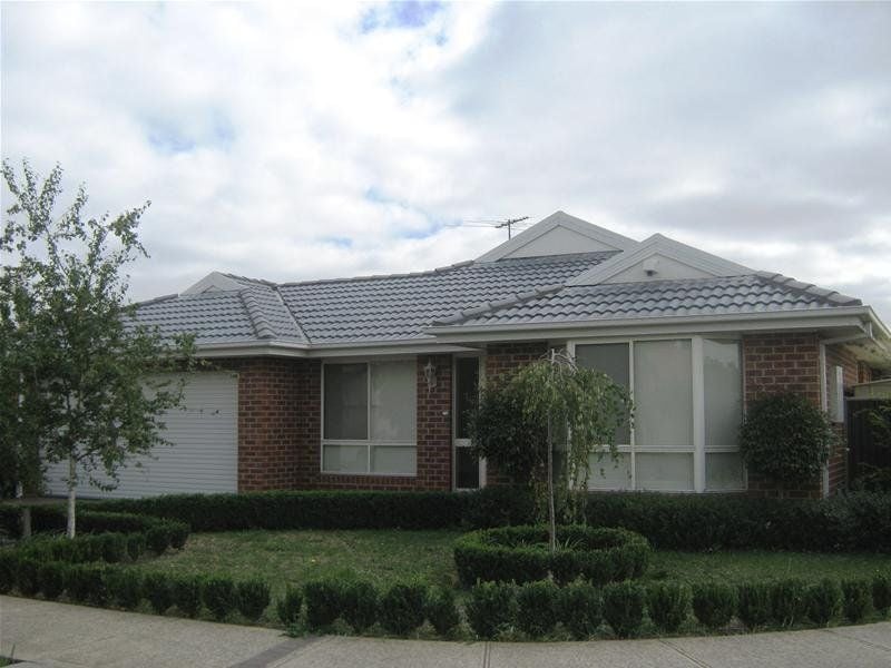 Spacious 3-Bedroom Home Available in Craigieburn
