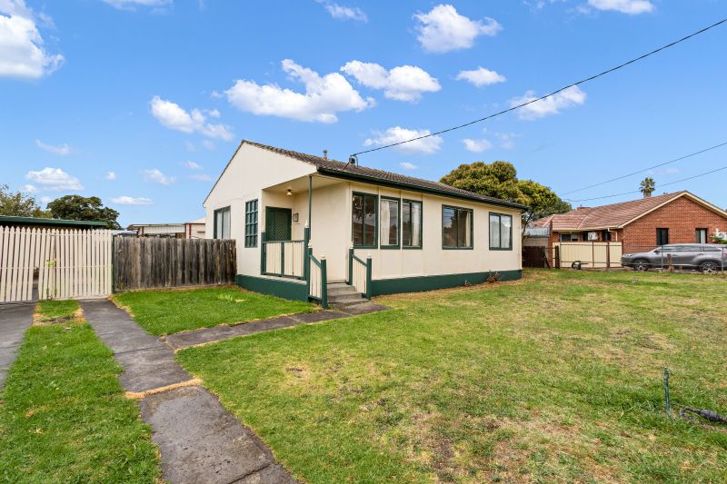 18 Rosedale Crescent, Dallas