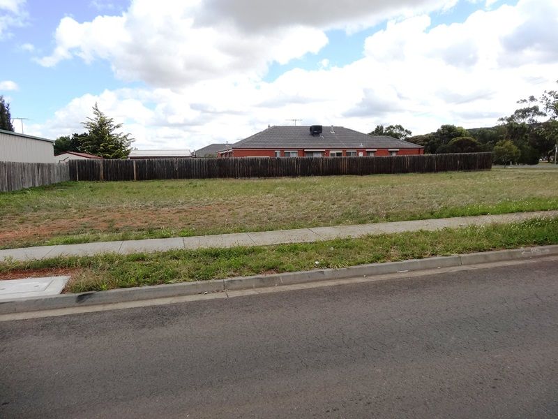 2 Darcy Street, BACCHUS MARSH, Bacchus Marsh - Thumbnail 2