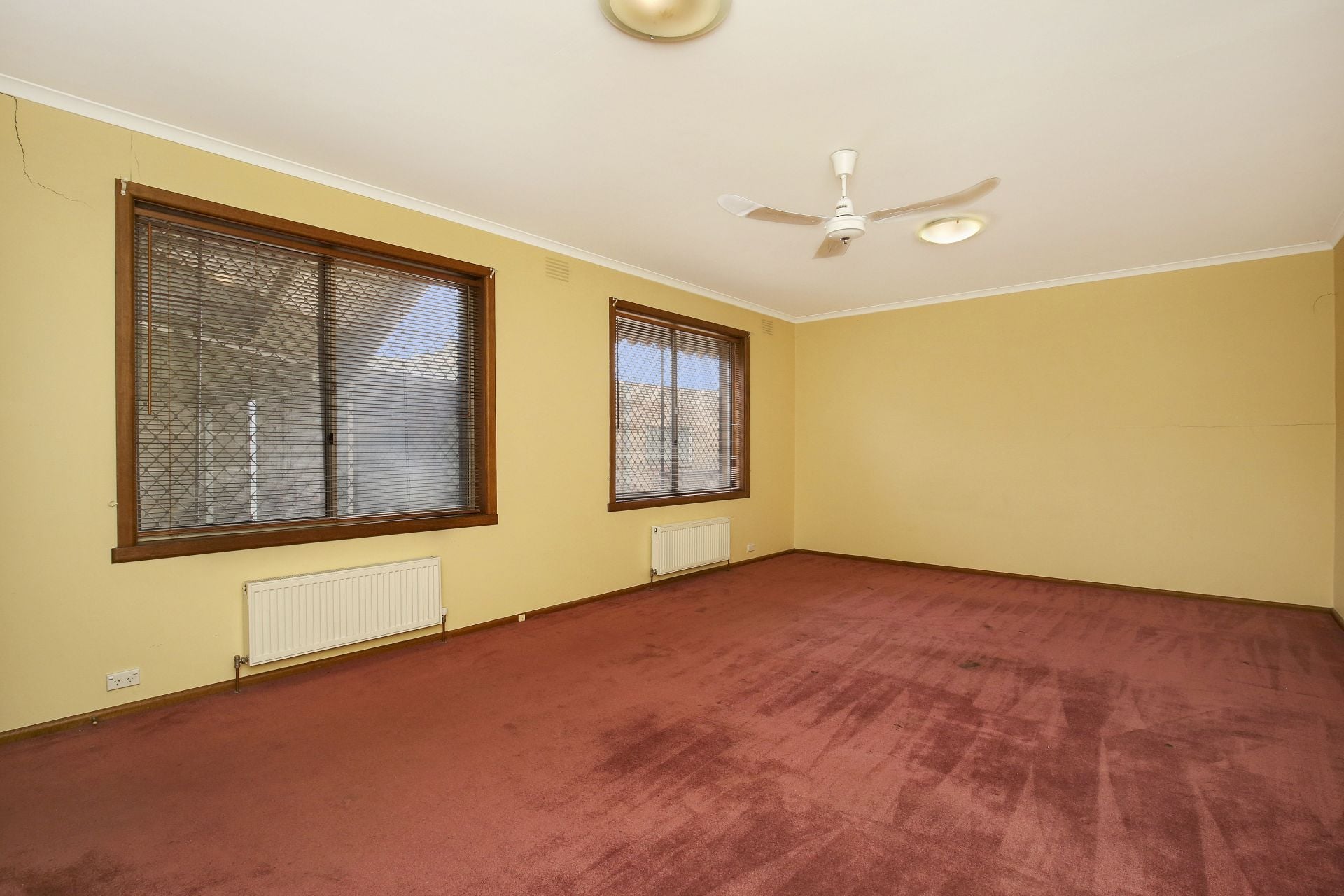 DOUBLE STOREY DELIGHT WITHIN WALKING DISTANCE TO LATROBE UNIVERSITY