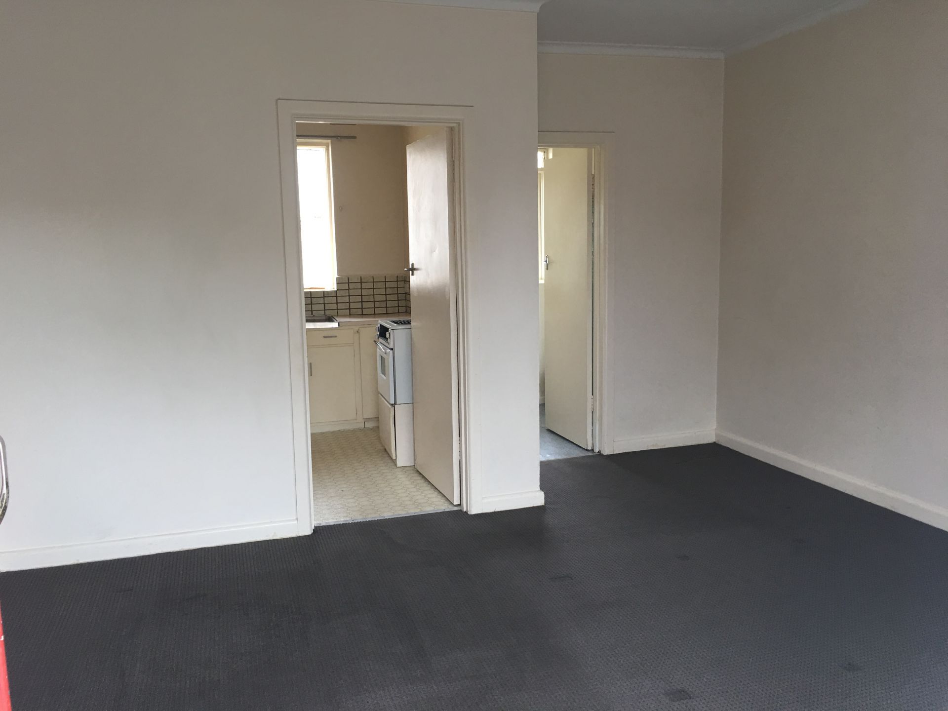 Convenient & Affordable Studio Apartment