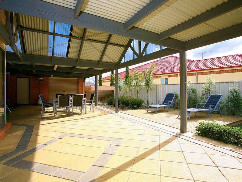 4 Hughes Avenue, Caroline Springs - Thumbnail 7
